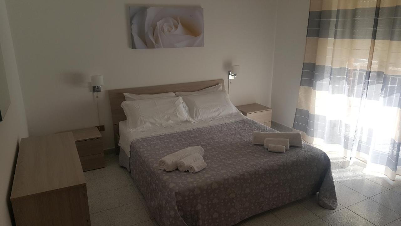 Giusy'S Place 1 Apartment Campofelice Di Roccella Luaran gambar
